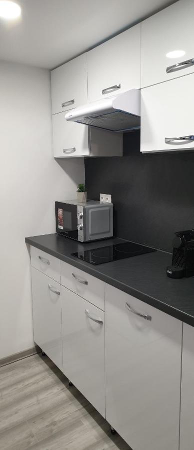 Belvarosi Apartman 2 Apartment Miskolc Bagian luar foto