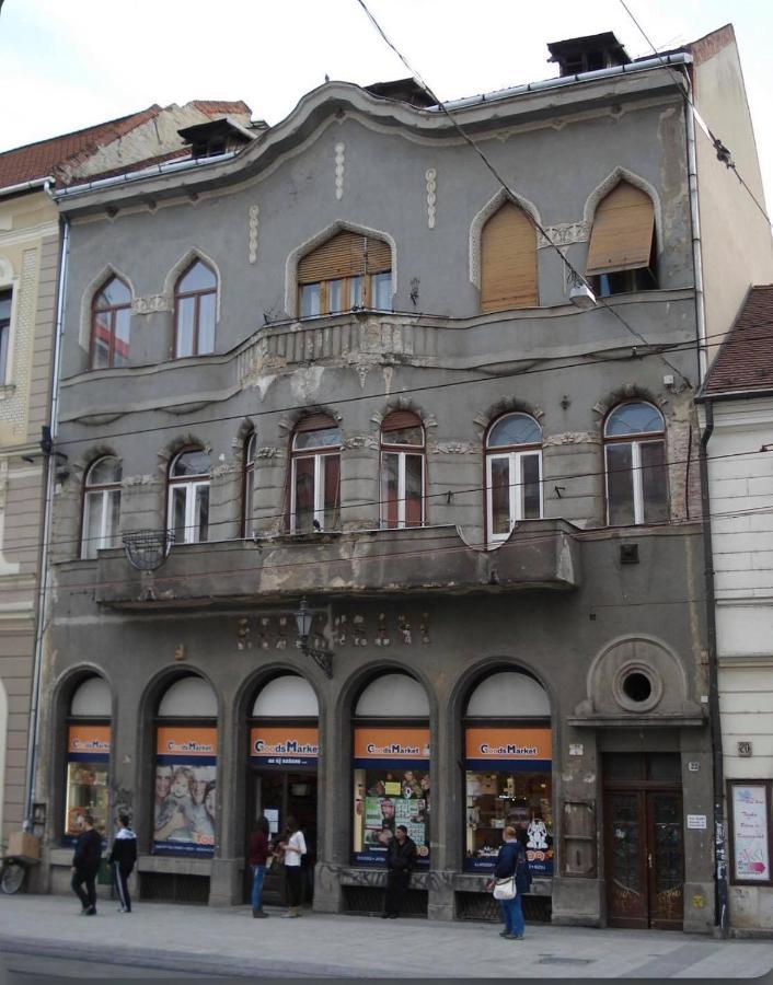 Belvarosi Apartman 2 Apartment Miskolc Bagian luar foto